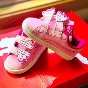 Puma Smash V2 Butterfly (Casual Pink), Toddler’s Size 6C - $20